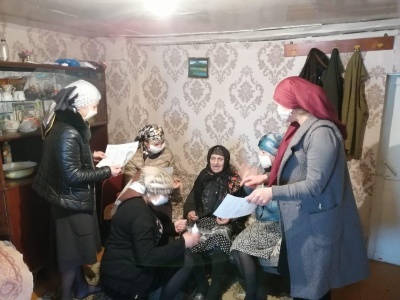 Работники ЦСОН МО «Бежтинский участок» провели дезинфекцию и уборку территории