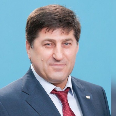 Поздравление и.о. главы МО «Бежтинский участок с праздником - День семьи, любви и верности