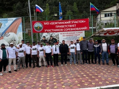 На базе спорткомплекса им. Р. Алигаджиева прошел межрайонный турнир по мини-футболу среди юношей, в память о пограничниках Героев России Абдухалика Курбанова и Мухтара Сулейманова