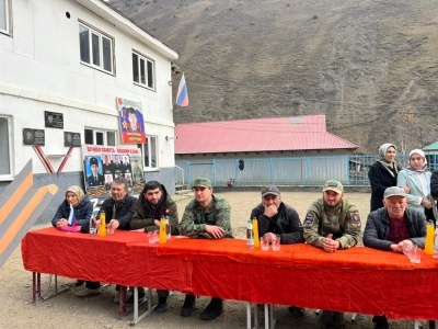 В МКОУ «Балакуринскойсредней общеобразовательной школе»  12 ноября 2025 года прошла встреча с участниками «Бежтинцы – участники СВО».