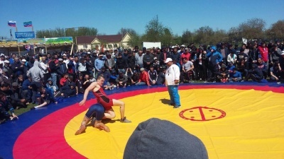 2-ой межрайонный турнир по вольной борьбе провели в честь чемпиона мира Магомеда Курбаналиева